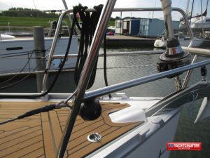 Detailanblick Schiff - KM Yachtcharter