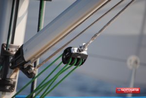 Detailanblick Schiff - KM Yachtcharter